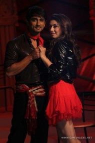 Theeya Velai Seiyyanum Kumaru