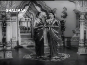 Jagadeka-Veeruni-Katha-Men in drag