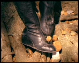 Toofan Rani-killer boots