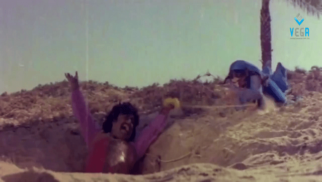 allauddinum-arphutha-vilakkum-quicksand